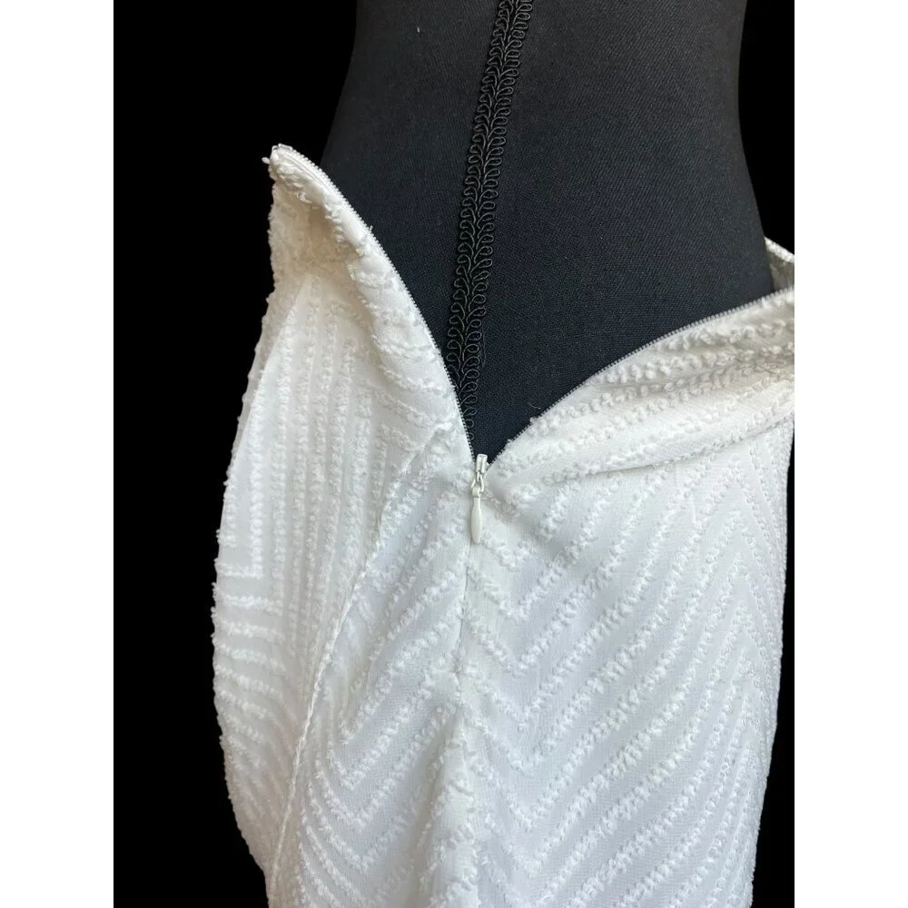 Lenny B. Paris Mini Skirt WOMEN 2, Chevron Textured White With Draped Detail BEA